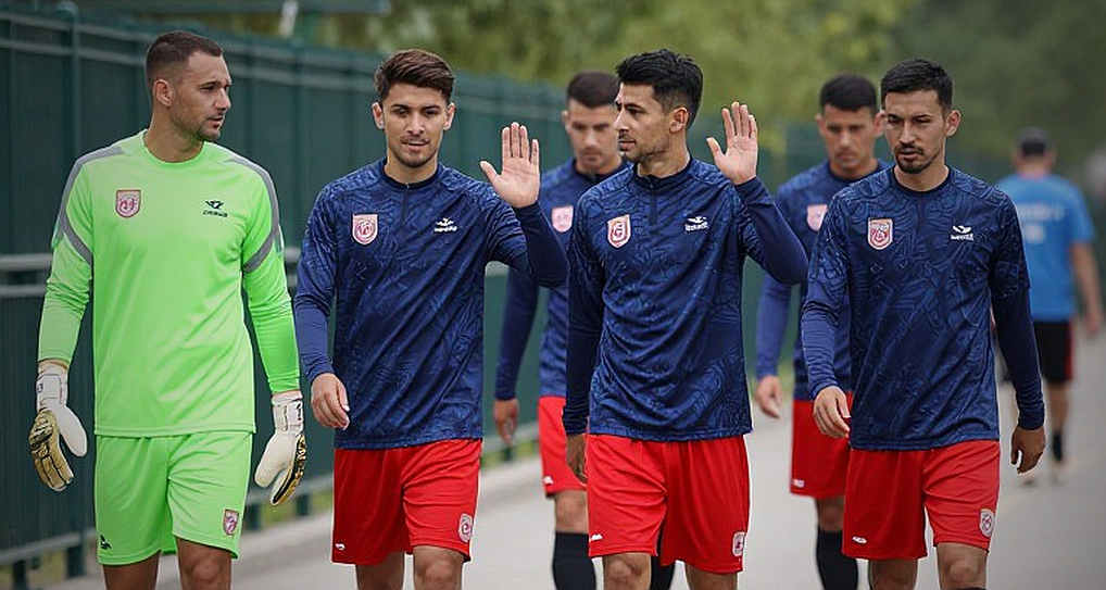 Deco, Raphinha và bài toán số 9 Barcelona chưa khép lại